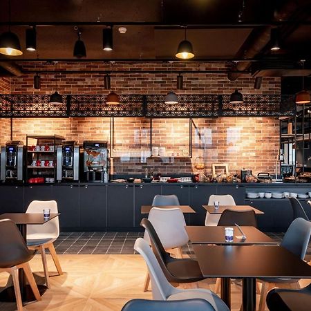 Ibis Styles Valenciennes Petite Foret מראה חיצוני תמונה