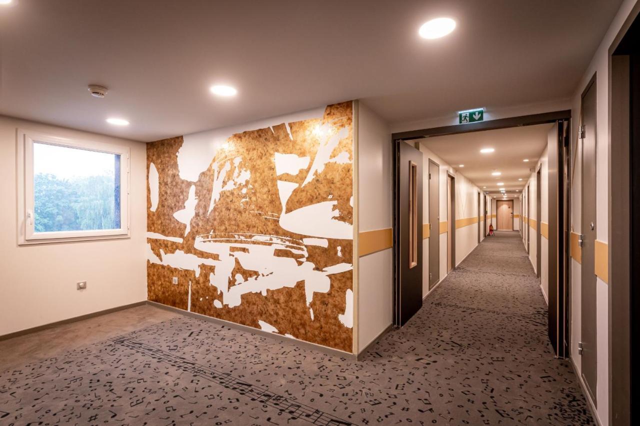 Ibis Styles Valenciennes Petite Foret מראה חיצוני תמונה